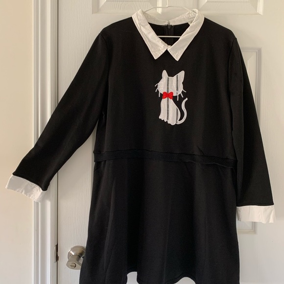 Collared black dress with embroidered cat print - Picture 1 of 7